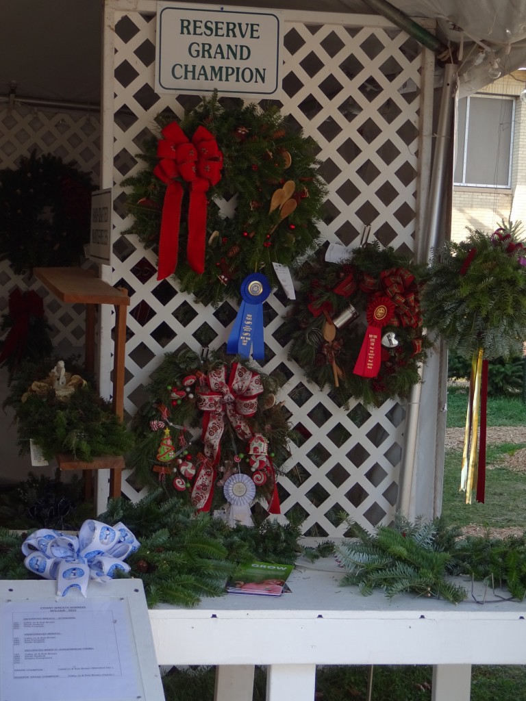 BLUE RIBBON WREATHS 15