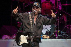 HANK AT GRANDSTAND 2