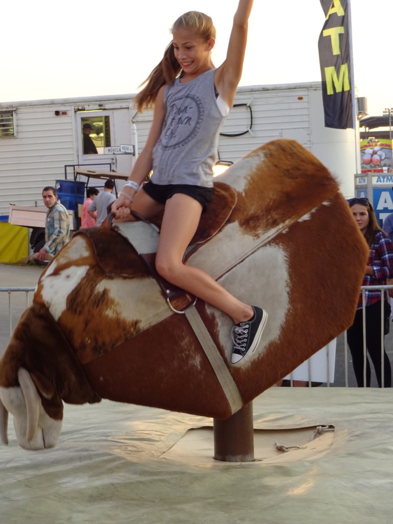 BULLRIDING GIRL 15