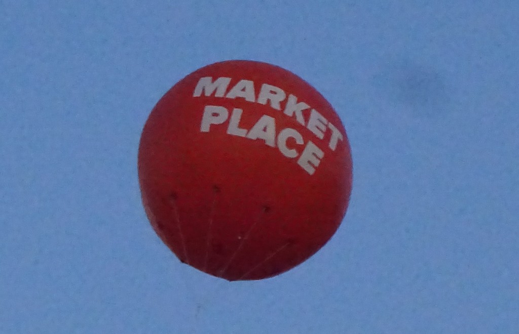 MKT PLACE BALLOON 17