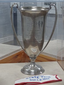 TROPHY 19